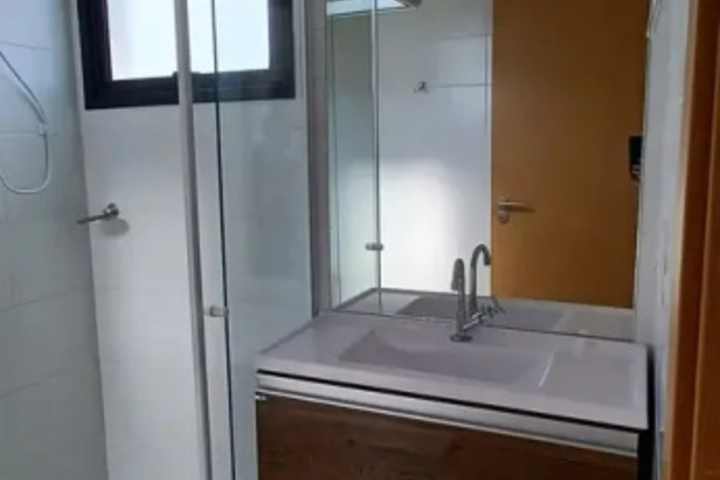 Room 9 of 19