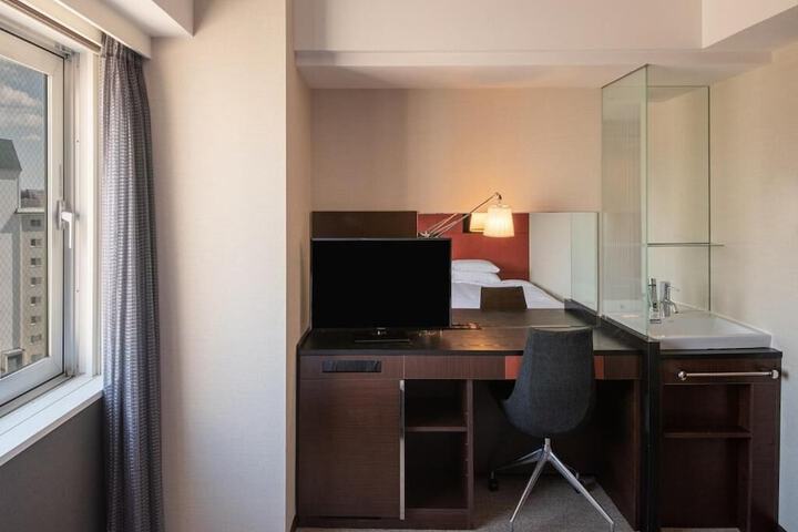 Room 14 of 42