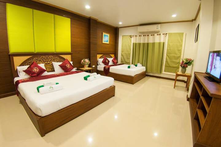 Room 6 of 63