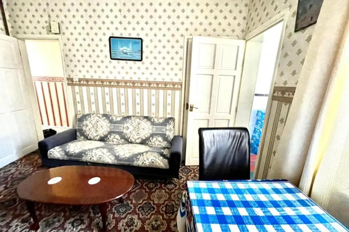 Room 2 of 9