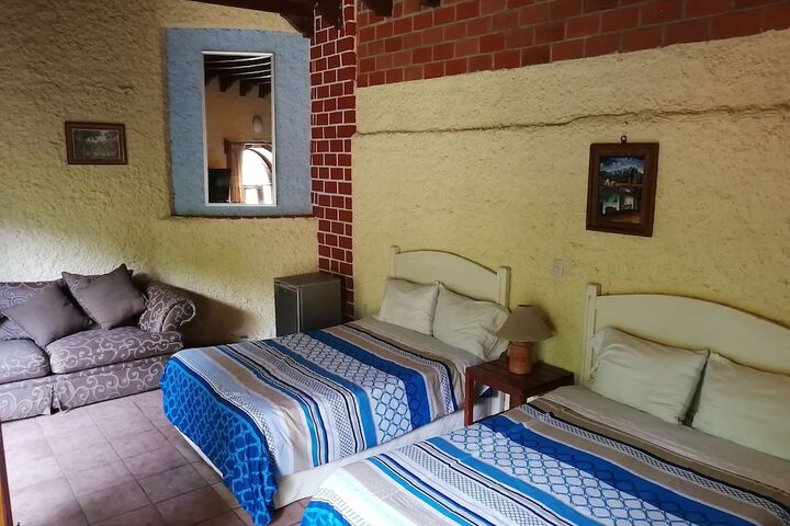 Room 9 of 38