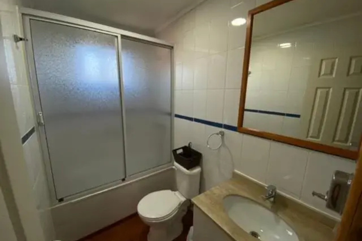 Room 4 of 7