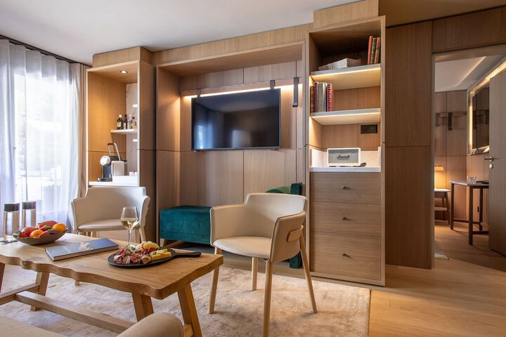 Room 36 of 102