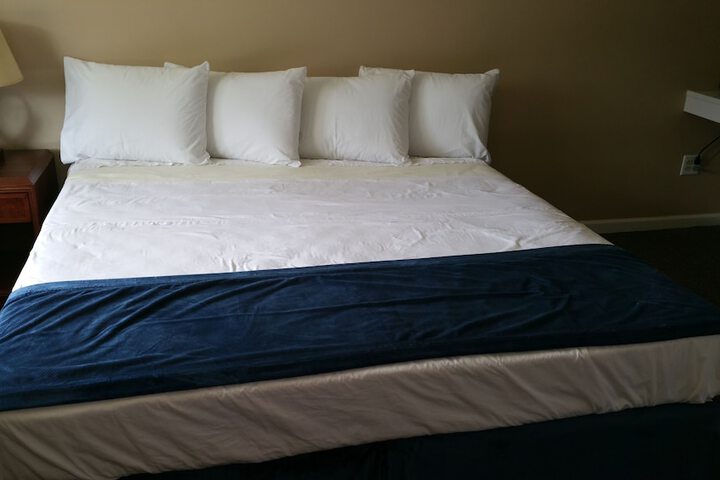 Standard | King Bed (5 of 5)