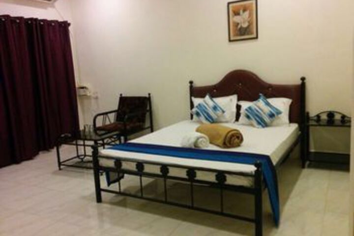 Room 10 of 24