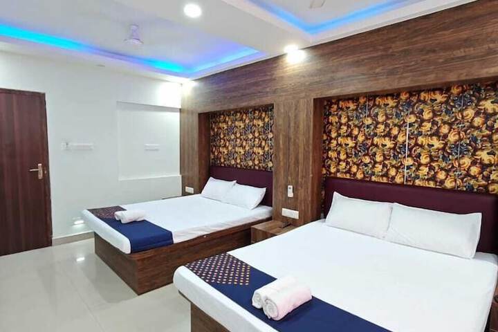 Room 5 of 11