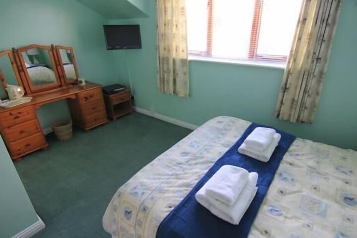Room 11 of 22