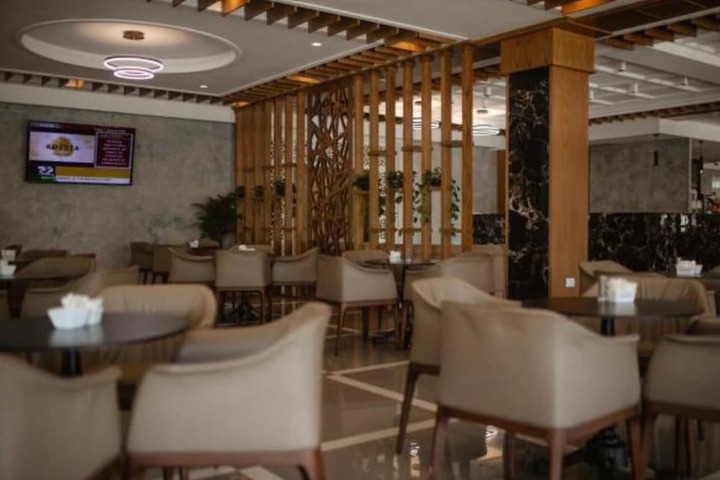 Lounge 65 of 70