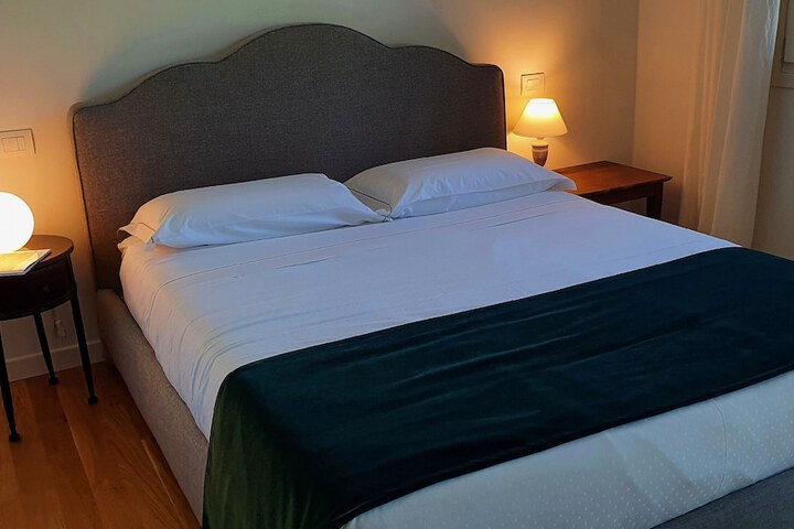 Room 3 of 12