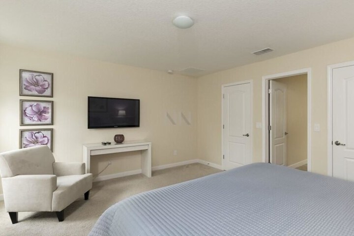 Room 8 of 29