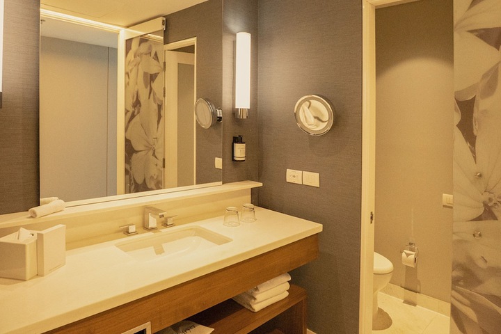 Room amenity
