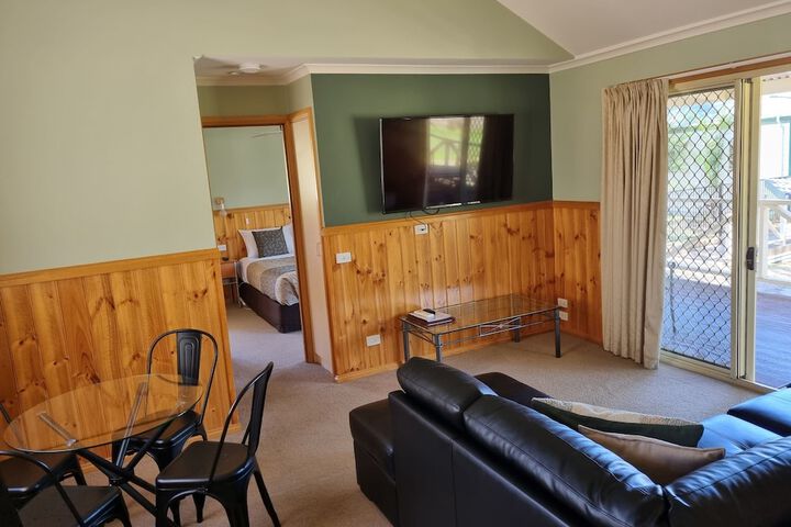 Room 15 of 48