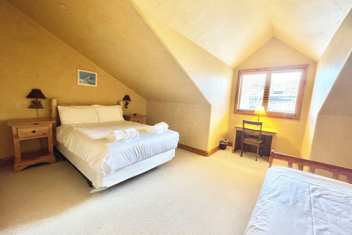 Room 86 of 493