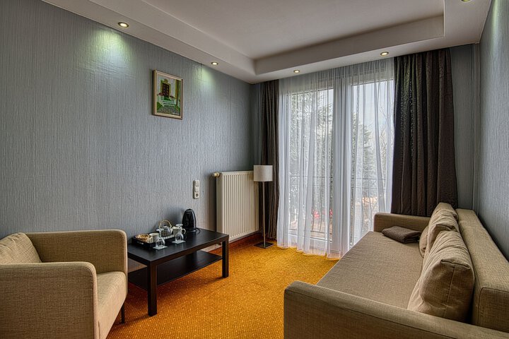 Room 16 of 87