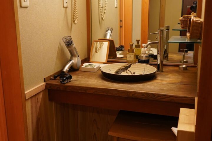 Room 22 of 53