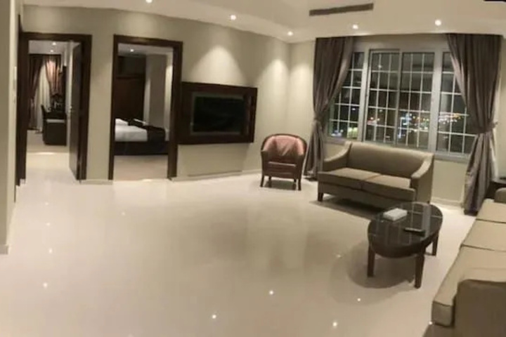 Room 10 of 11