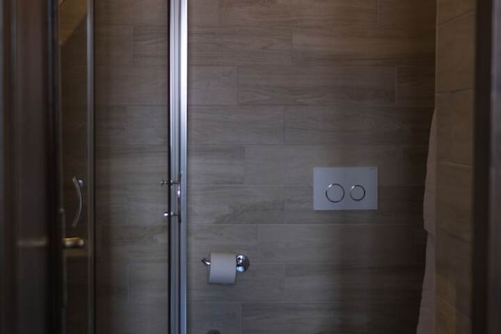 Room 44 of 93