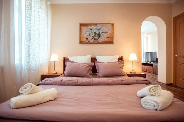 Room 4 of 8