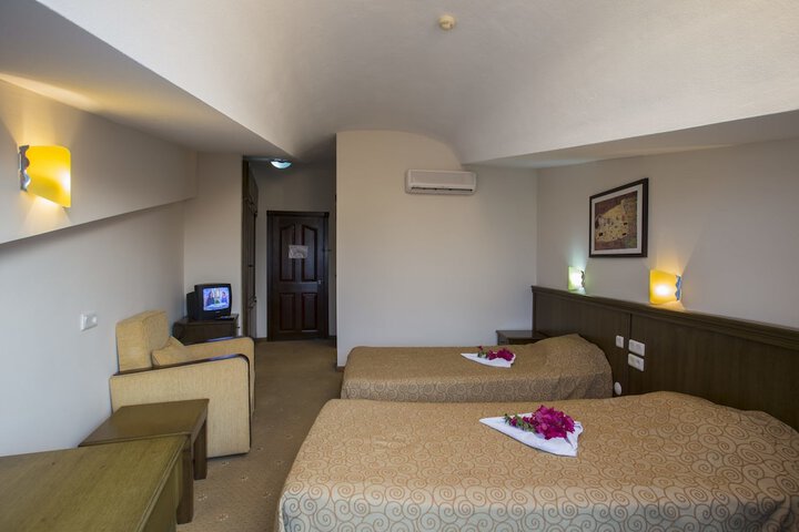 Room 8 of 62