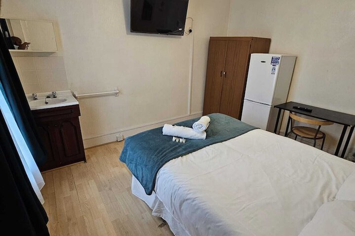 Room 52 of 64