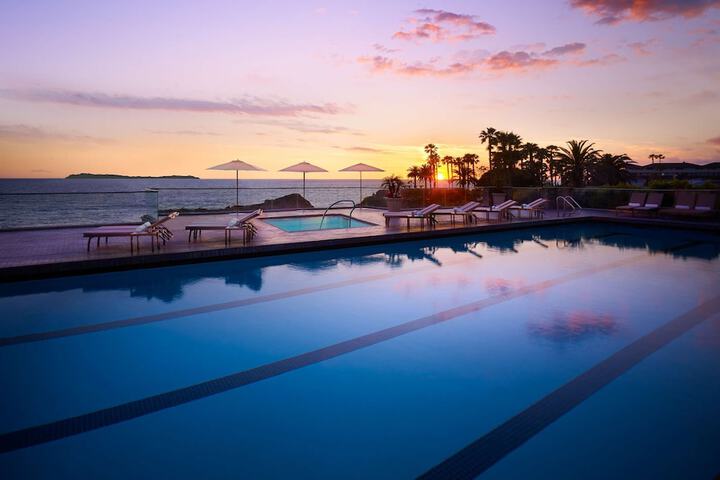 Exercise/lap pool