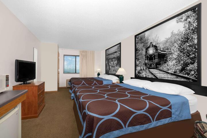 1 King Bed (7 of 17)