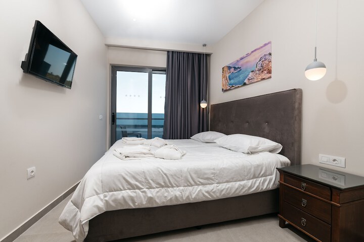 Room 6 of 30