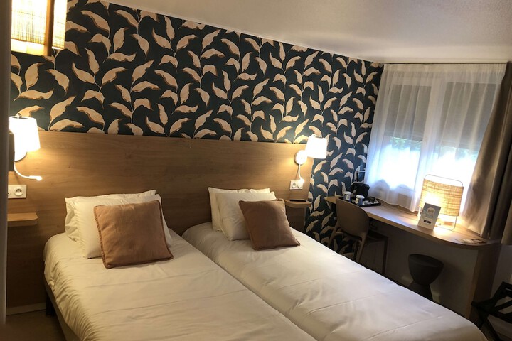 Room 12 of 60