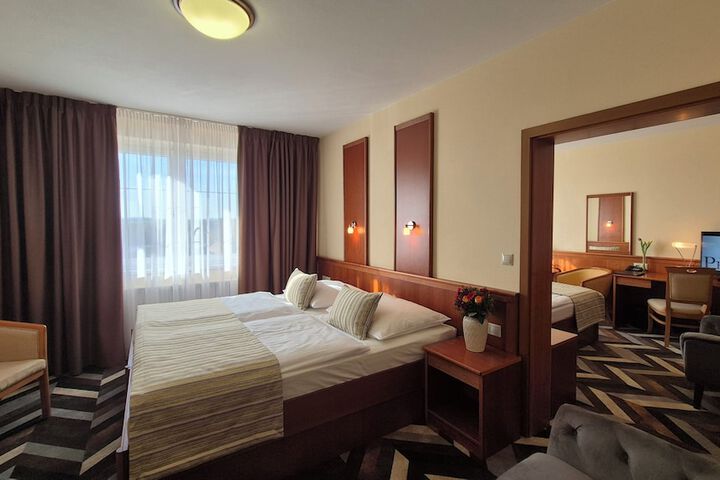 Room 8 of 55