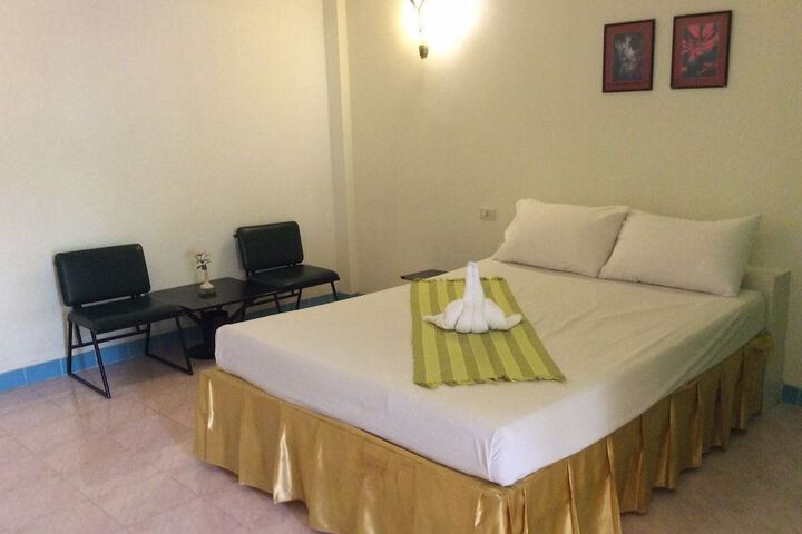 Room 4 of 20