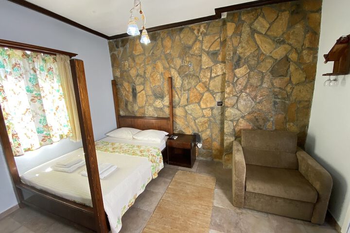 Room 4 of 39