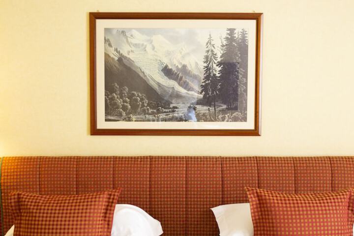 Room 10 of 62