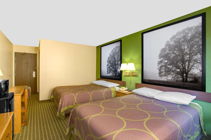 2 Double Beds (5 of 5)
