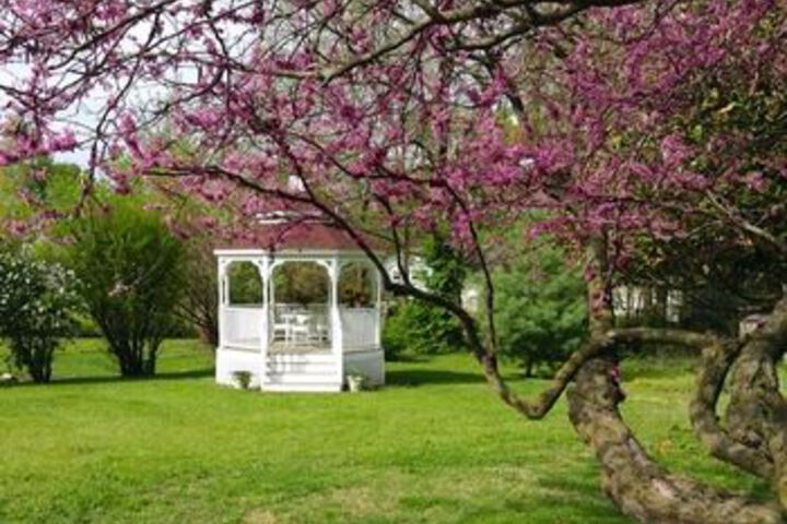 Hotel Exterior 18 of 49