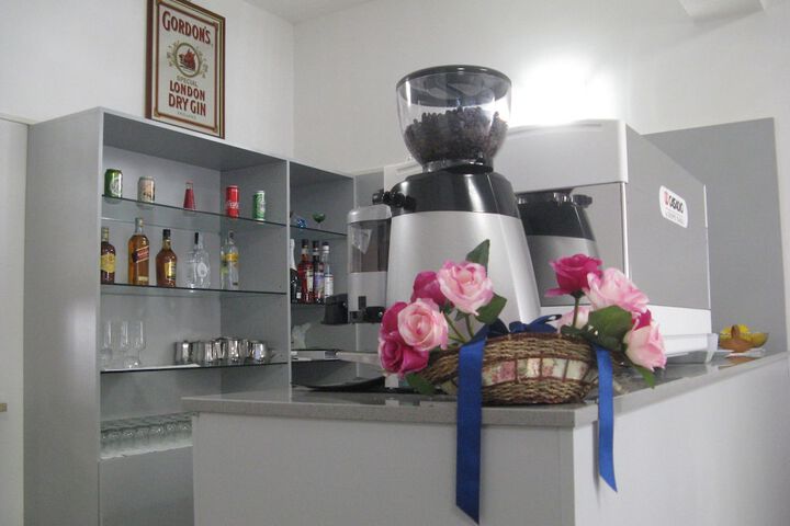 Lounge 114 of 136
