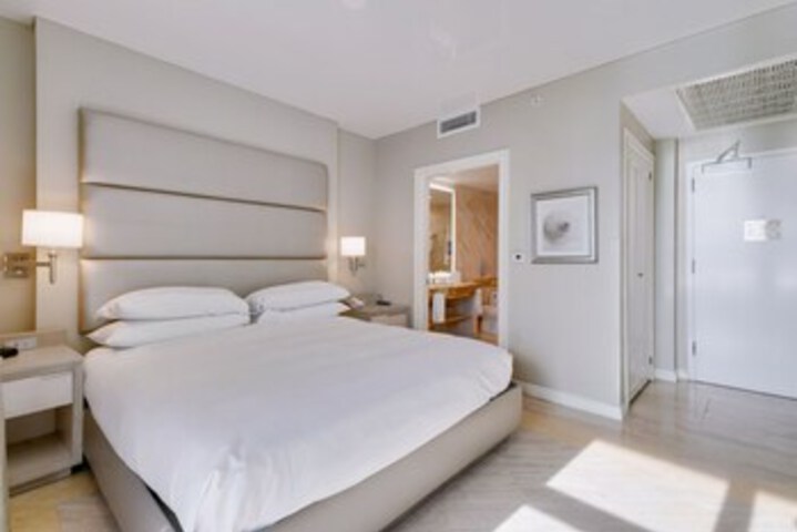 Room 285 of 318