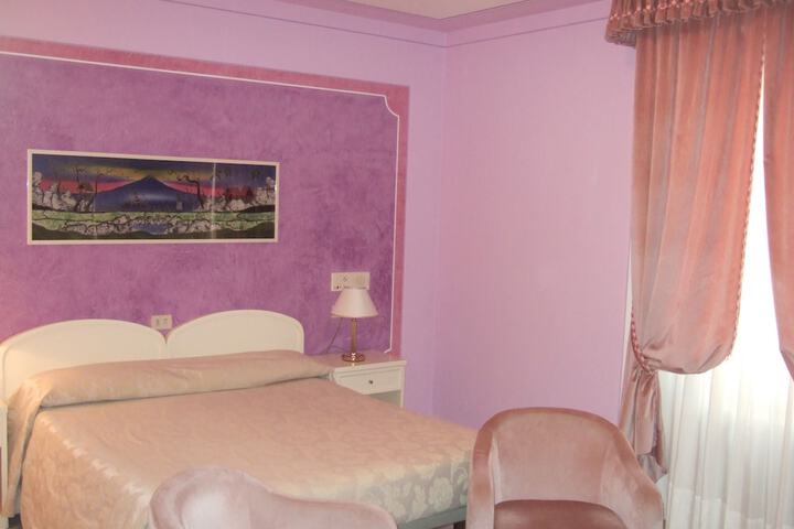 Room 12 of 66
