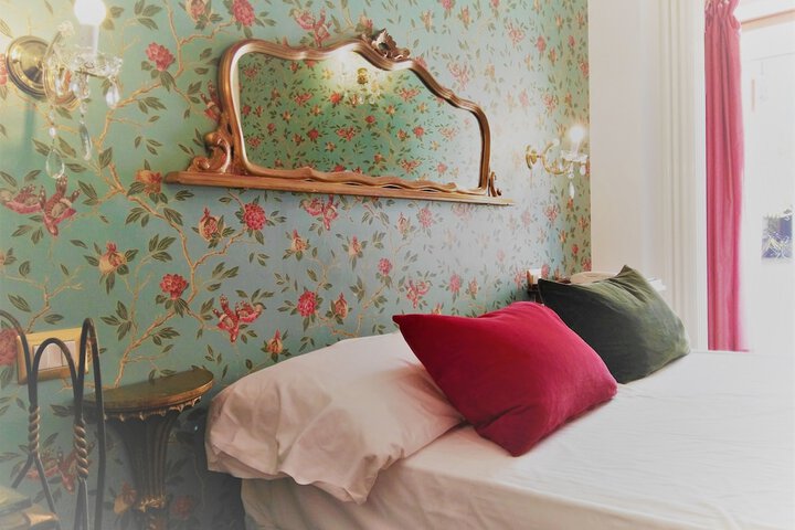 Room 7 of 56