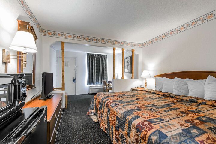 Room 17 of 29