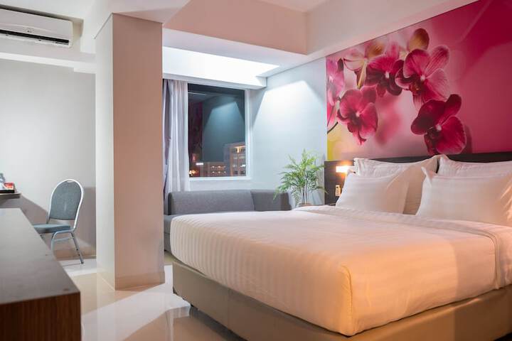 Room 2 of 10