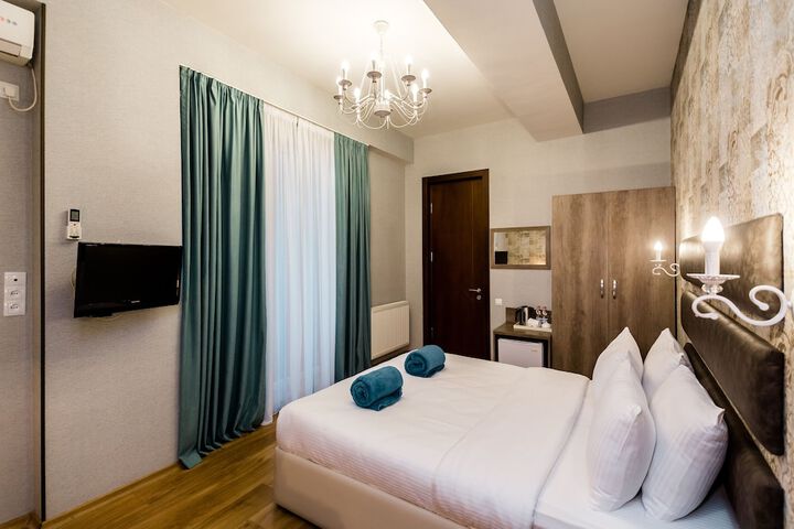 Room 53 of 108
