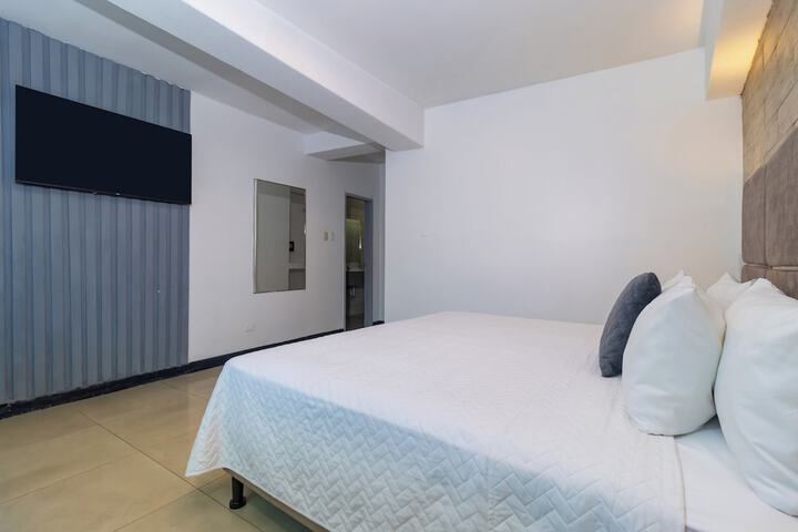 Room 8 of 32