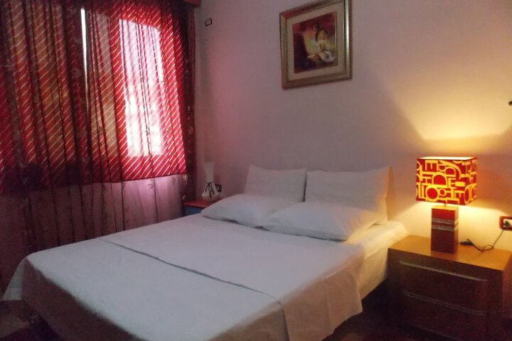 Room 4 of 64