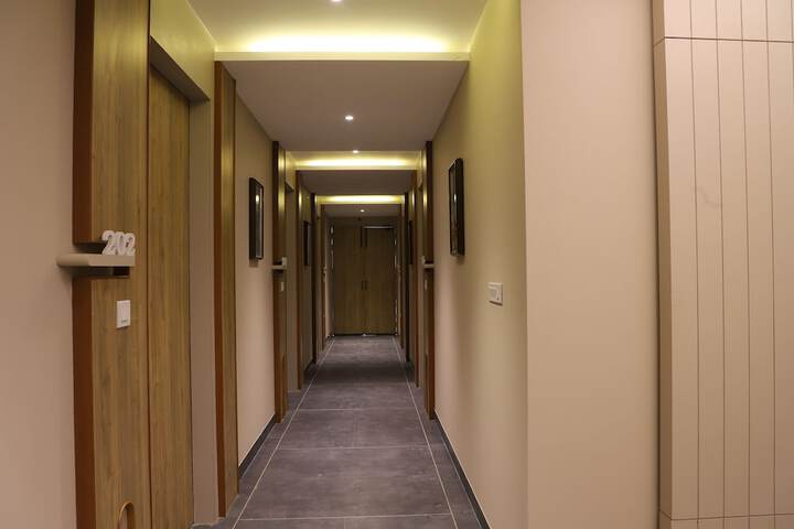 Hotel Interior 4 of 29