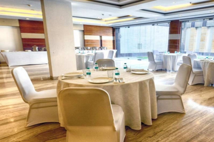 STATELY SUITES NH 8