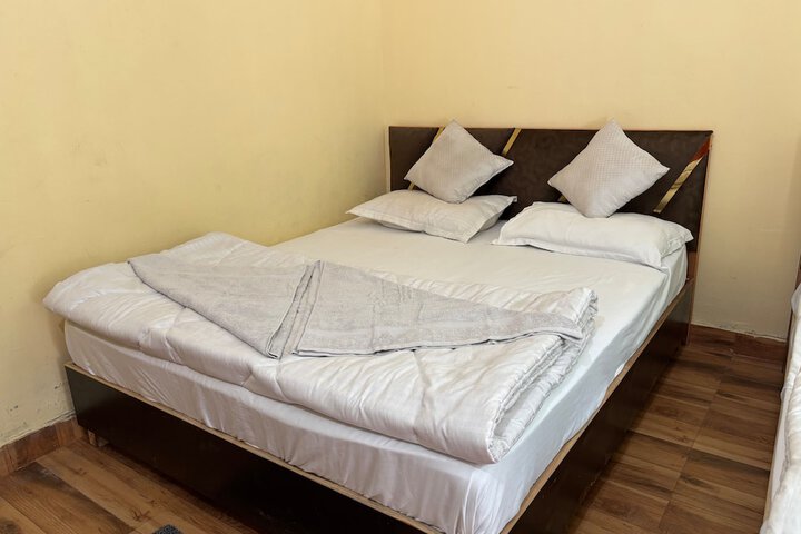 Room 2 of 42