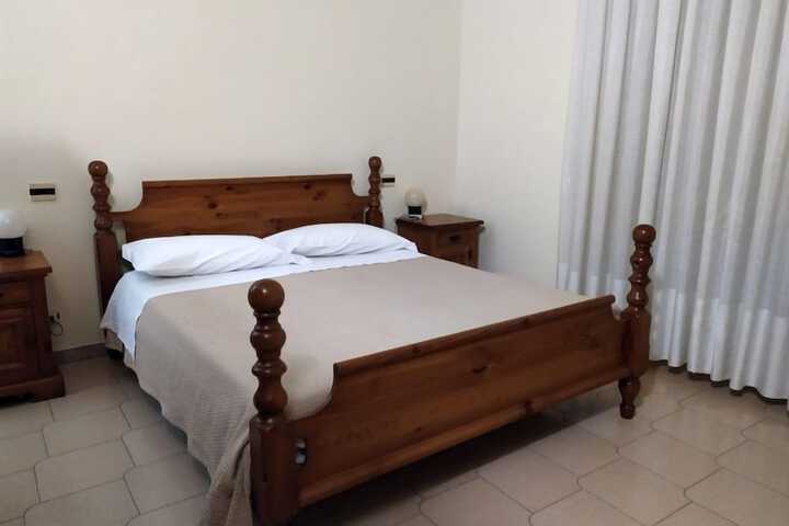 Room 8 of 30