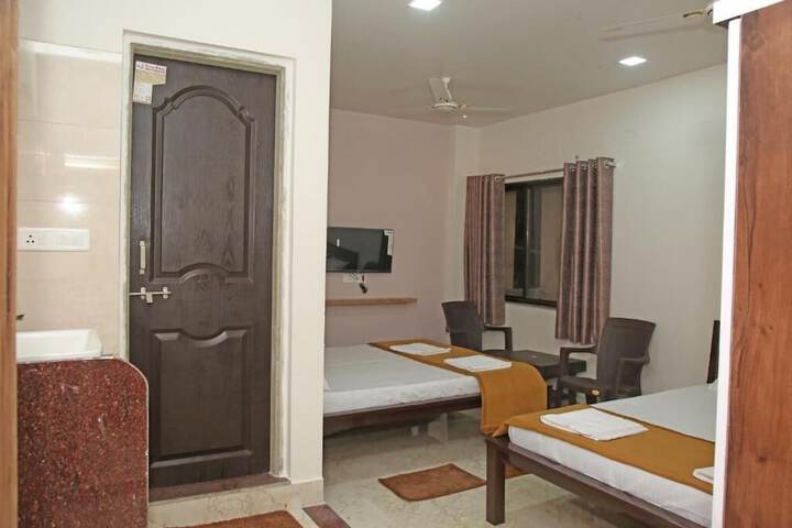 Room 2 of 18