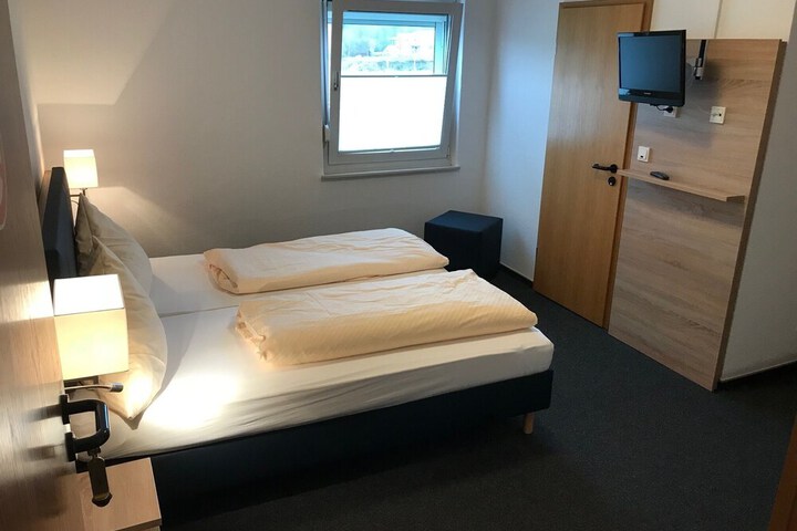 Room 2 of 30