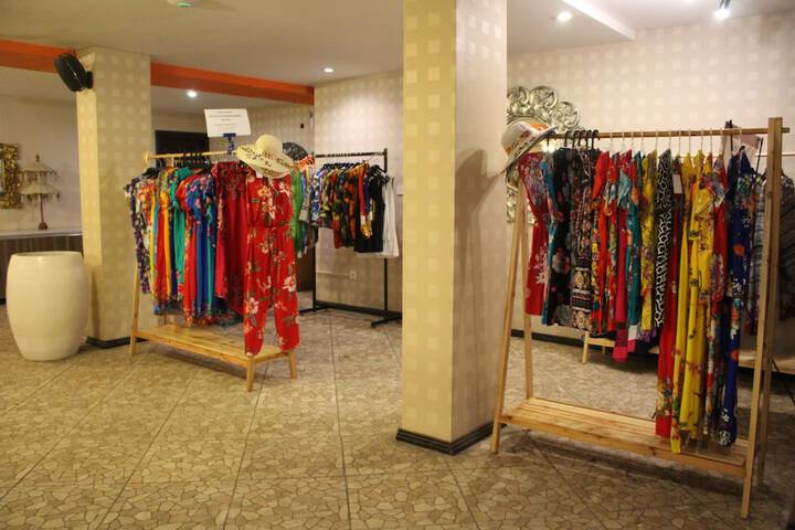 Gift Shop 17 of 36